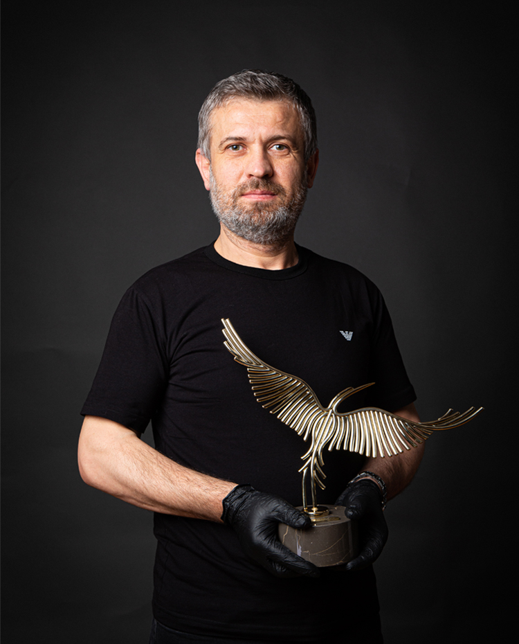 'Allı turna heykeli' ile Milli Dayanışma Kampanyası'na destek verecek